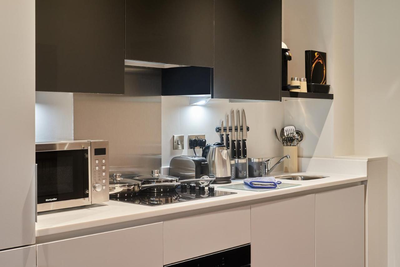 Ferienwohnung Seven Living Slough - Free Parking & Fast Wi-Fi Exterior foto